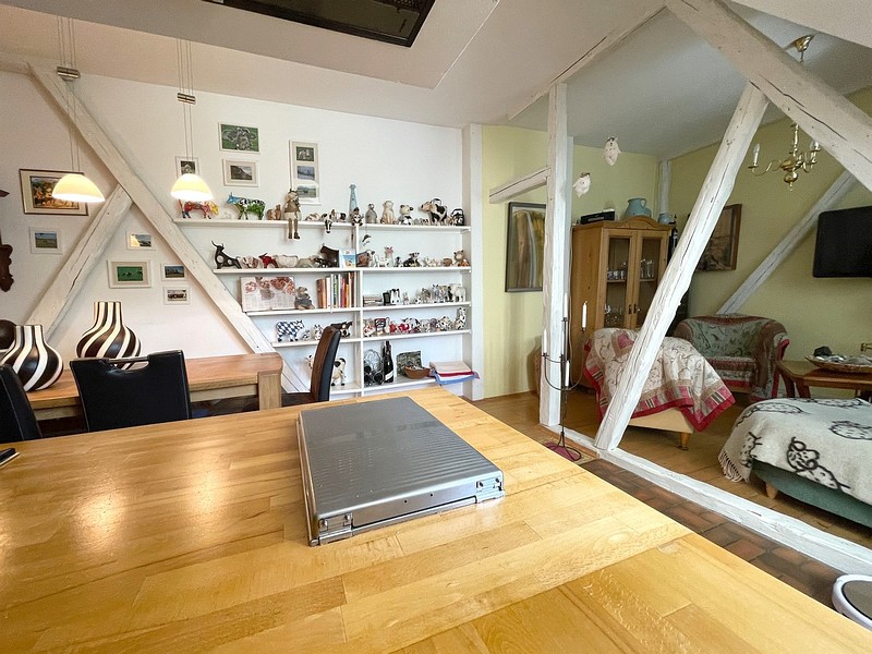 Charmante Dachmaisonette mit Dachterrasse in saniertem Altbau (Denkmalschutz)